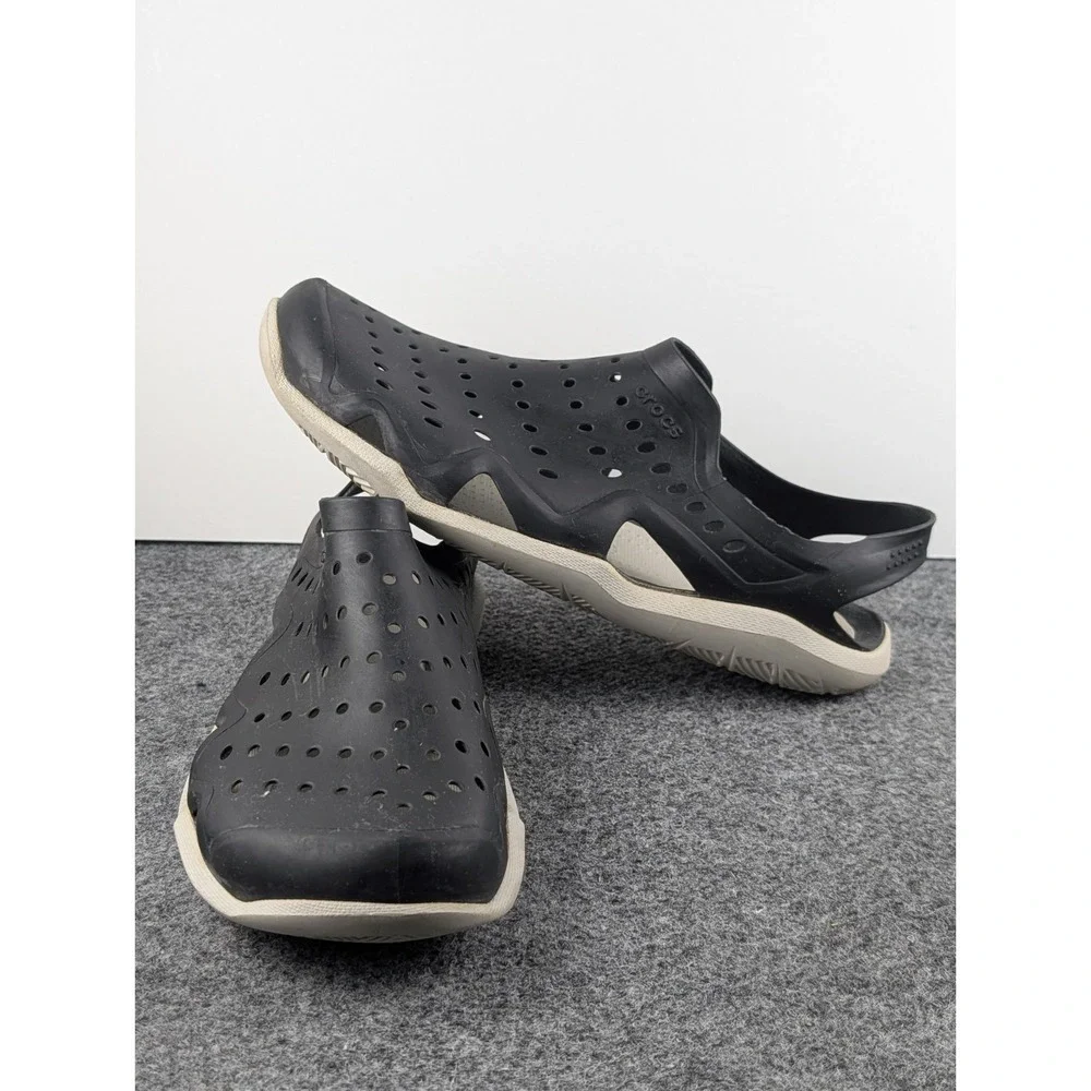 Crocs Swiftwater Sandal Men's Size 9 Mesh Deck Water Black Gray Slip On Shoes